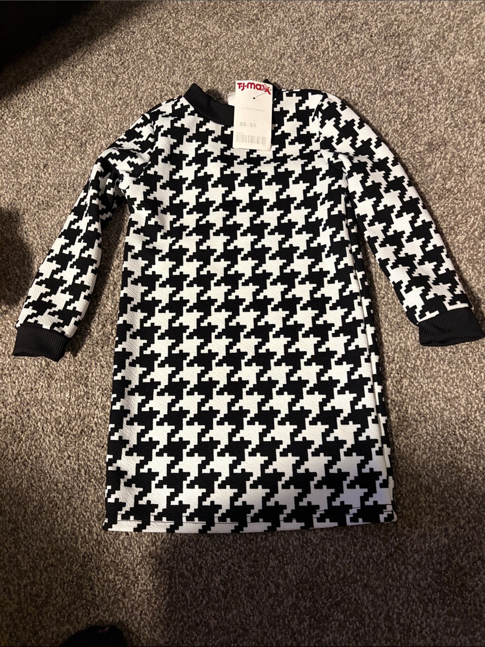SHEIN  Black and White Houndstooth Sweater